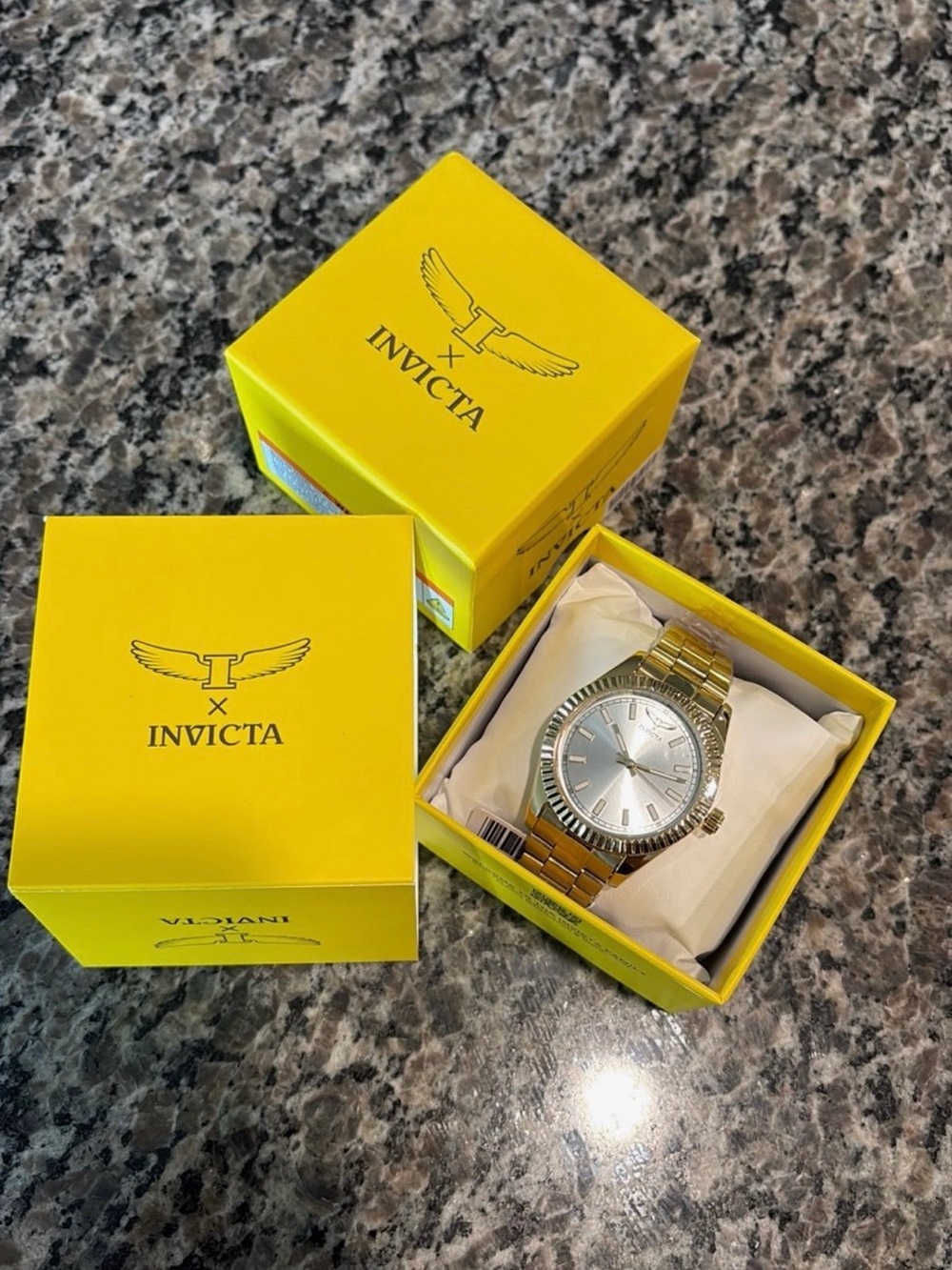Invicta Men's Gold-Tone Stainless Steel Watch with Silver Dial NWT - Picture 7 of 7
